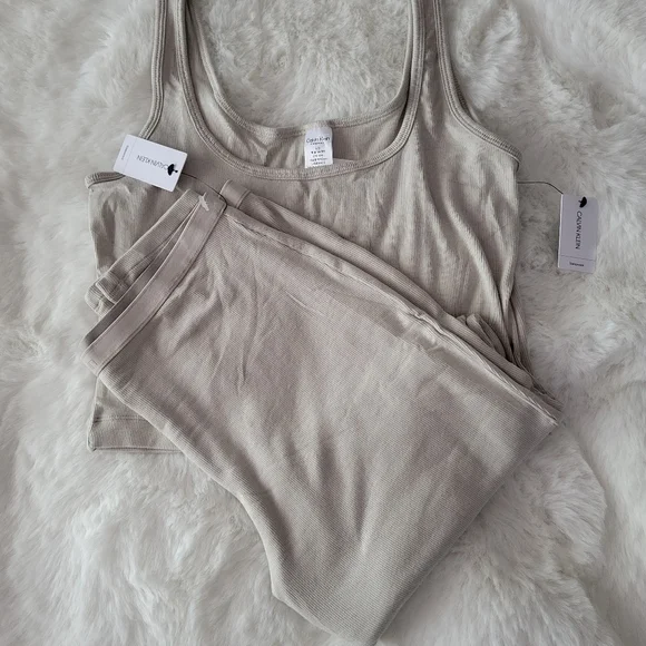 🌺CALVIN KLEIN BRAND NEW SET OF SLEEP LEGGINS AND TANK TOP SIZE L - Picture 2 of 2